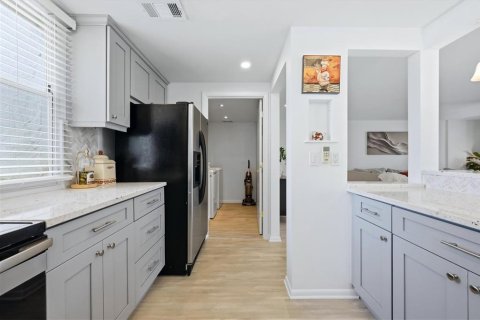 Copropriété à vendre à Sarasota, Floride: 2 chambres, 134.15 m2 № 2406625 - photo 17