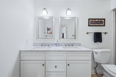 Copropriété à vendre à Sarasota, Floride: 2 chambres, 134.15 m2 № 2406625 - photo 24