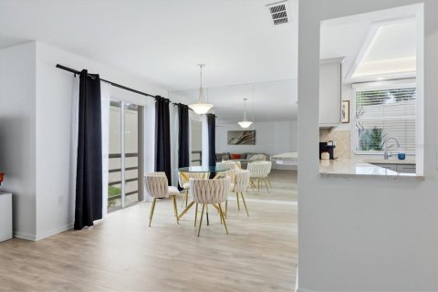 Copropriété à vendre à Sarasota, Floride: 2 chambres, 134.15 m2 № 2406625 - photo 14