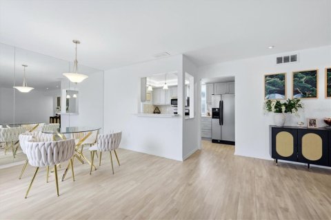 Copropriété à vendre à Sarasota, Floride: 2 chambres, 134.15 m2 № 2406625 - photo 13