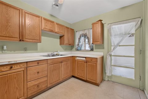 Villa ou maison à vendre à Mount Dora, Floride: 2 chambres, 99.22 m2 № 2391071 - photo 11