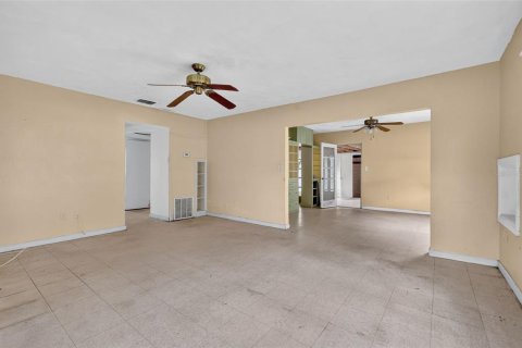 Villa ou maison à vendre à Mount Dora, Floride: 2 chambres, 99.22 m2 № 2391071 - photo 6
