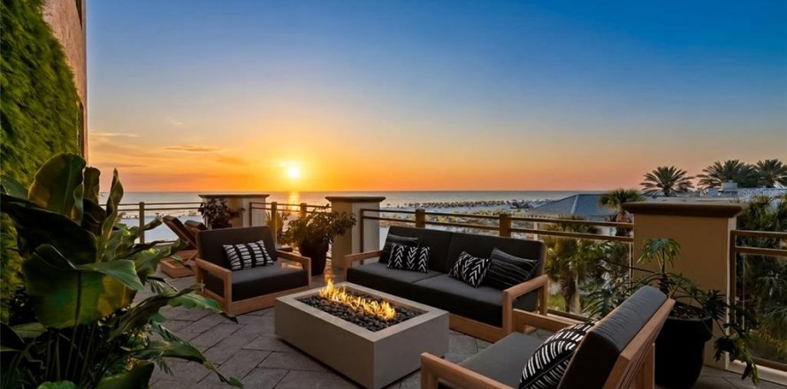 Condominio en Clearwater, Florida, 3 dormitorios № 2233747