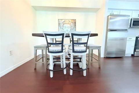 Condo in Tampa, Florida, 2 bedrooms  № 1774856 - photo 12