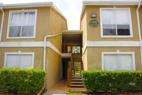 Condo in Tampa, Florida, 2 bedrooms  № 1774856 - photo 1