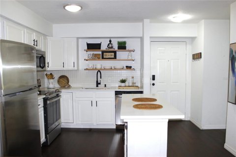 Condo in Tampa, Florida, 2 bedrooms  № 1774856 - photo 5