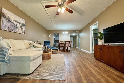 Condo in Pinellas Park, Florida, 2 bedrooms  № 1745313 - photo 21