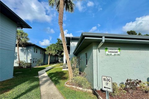 Condo in Pinellas Park, Florida, 2 bedrooms  № 1745313 - photo 1