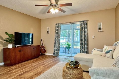 Condo in Pinellas Park, Florida, 2 bedrooms  № 1745313 - photo 12