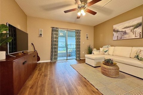 Condo in Pinellas Park, Florida, 2 bedrooms  № 1745313 - photo 14