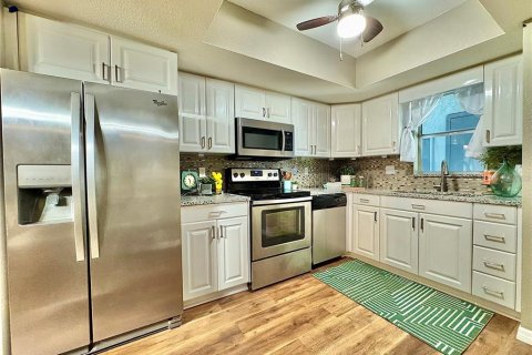 Condo in Pinellas Park, Florida, 2 bedrooms  № 1745313 - photo 3
