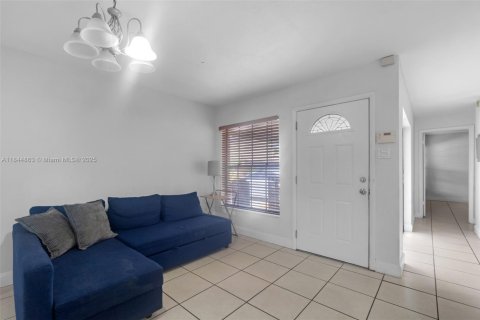 Copropriété à louer à Sweetwater, Floride: 2 chambres, 87.61 m2 № 1845861 - photo 7