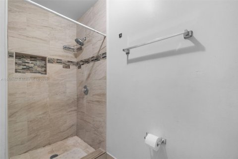Copropriété à louer à Sweetwater, Floride: 2 chambres, 87.61 m2 № 1845861 - photo 13