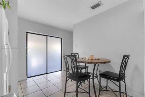 Copropriété à louer à Sweetwater, Floride: 2 chambres, 87.61 m2 № 1845861 - photo 9