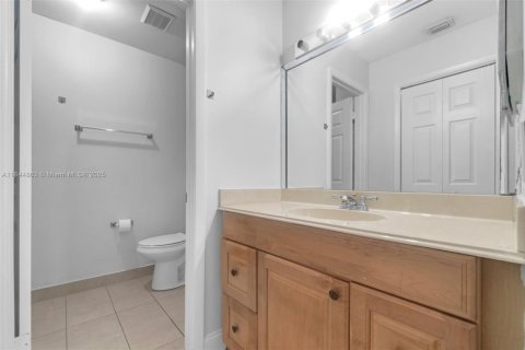 Copropriété à louer à Sweetwater, Floride: 2 chambres, 87.61 m2 № 1845861 - photo 12