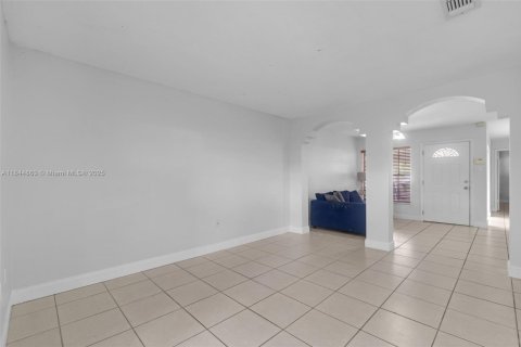 Copropriété à louer à Sweetwater, Floride: 2 chambres, 87.61 m2 № 1845861 - photo 6