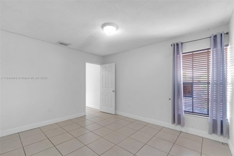 Copropriété à louer à Sweetwater, Floride: 2 chambres, 87.61 m2 № 1845861 - photo 17
