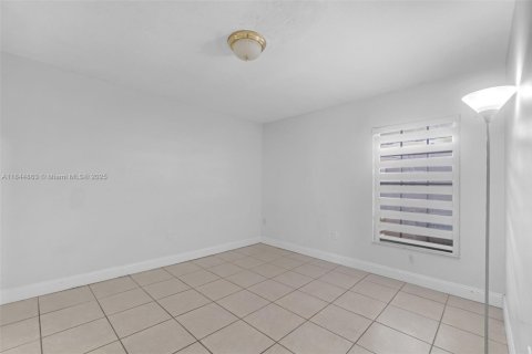 Copropriété à louer à Sweetwater, Floride: 2 chambres, 87.61 m2 № 1845861 - photo 10