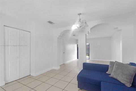 Copropriété à louer à Sweetwater, Floride: 2 chambres, 87.61 m2 № 1845861 - photo 3