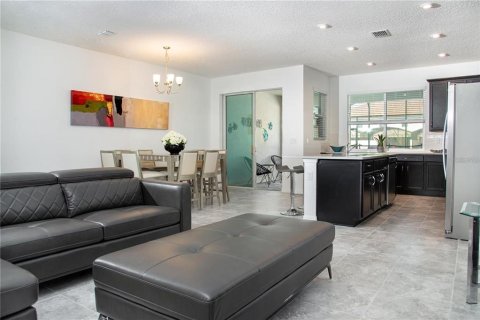 Adosado en venta en Kissimmee, Florida, 4 dormitorios, 194.17 m2 № 1754959 - foto 18