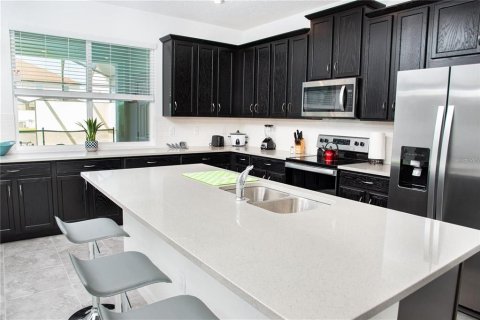 Adosado en venta en Kissimmee, Florida, 4 dormitorios, 194.17 m2 № 1754959 - foto 2