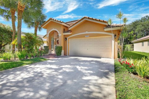 House in Pembroke Pines, Florida 3 bedrooms, 154.5 sq.m. № 1729026 - photo 3