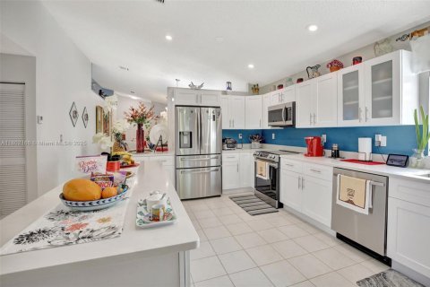 House in Pembroke Pines, Florida 3 bedrooms, 154.5 sq.m. № 1729026 - photo 24