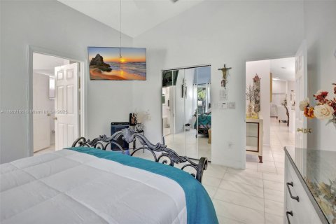 House in Pembroke Pines, Florida 3 bedrooms, 154.5 sq.m. № 1729026 - photo 21