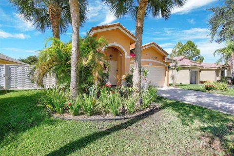House in Pembroke Pines, Florida 3 bedrooms, 154.5 sq.m. № 1729026 - photo 2