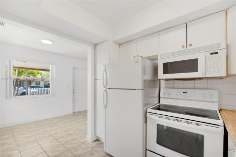 Villa ou maison à vendre à Oakland Park, Floride: 2 chambres, 81.75 m2 № 1926046 - photo 6