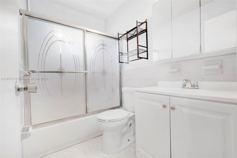 Villa ou maison à vendre à Oakland Park, Floride: 2 chambres, 81.75 m2 № 1926046 - photo 20