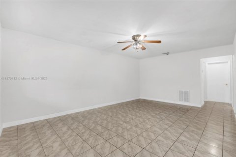 Villa ou maison à vendre à Oakland Park, Floride: 2 chambres, 81.75 m2 № 1926046 - photo 8