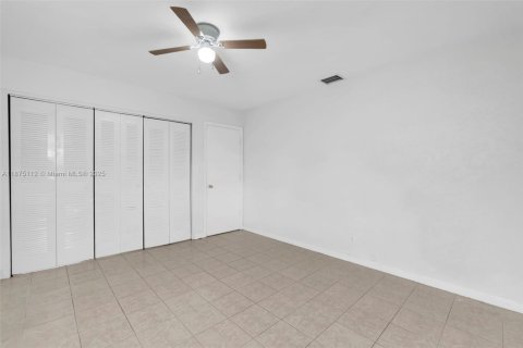 Villa ou maison à vendre à Oakland Park, Floride: 2 chambres, 81.75 m2 № 1926046 - photo 16