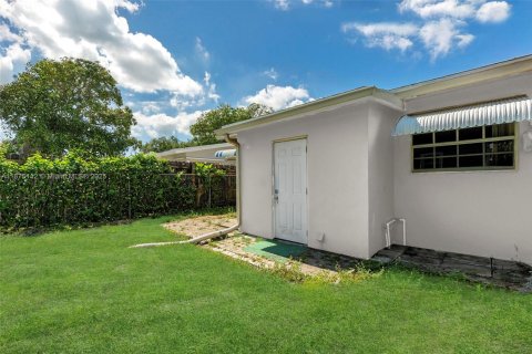 Villa ou maison à vendre à Oakland Park, Floride: 2 chambres, 81.75 m2 № 1926046 - photo 25