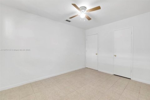 Villa ou maison à vendre à Oakland Park, Floride: 2 chambres, 81.75 m2 № 1926046 - photo 17