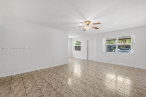 Villa ou maison à vendre à Oakland Park, Floride: 2 chambres, 81.75 m2 № 1926046 - photo 13