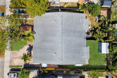 Villa ou maison à vendre à Oakland Park, Floride: 2 chambres, 81.75 m2 № 1926046 - photo 3
