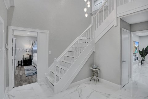 Casa en venta en Deerfield Beach, Florida, 6 dormitorios, 323.95 m2 № 2011492 - foto 5
