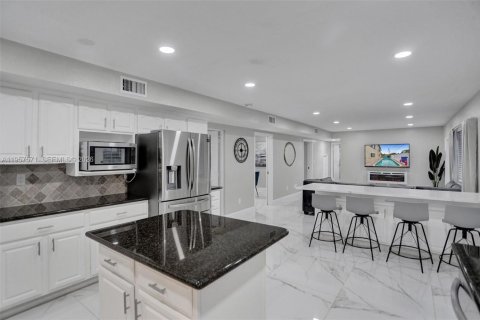 Casa en venta en Deerfield Beach, Florida, 6 dormitorios, 323.95 m2 № 2011492 - foto 23