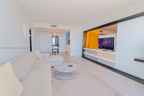 Condominio en venta en Miami Beach, Florida, 1 dormitorio, 64.47 m2 № 2029966 - foto 7