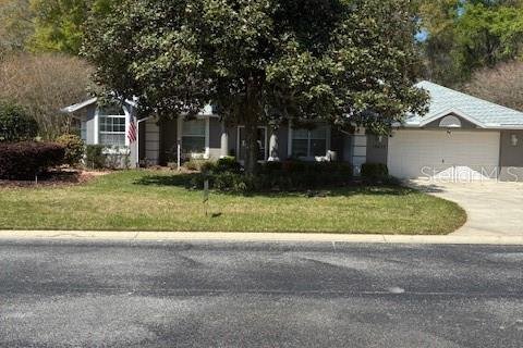 Villa ou maison à Dunnellon, Floride 3 chambres, 210.42 m2 № 2148656