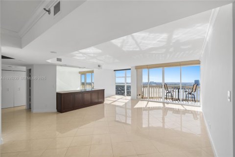 Купить кондоминиум в Авентура, Флорида 3 спальни, 190.91м2, № 2054660 - фото 5