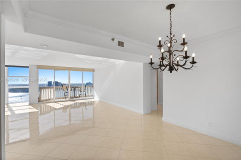 Купить кондоминиум в Авентура, Флорида 3 спальни, 190.91м2, № 2054660 - фото 4