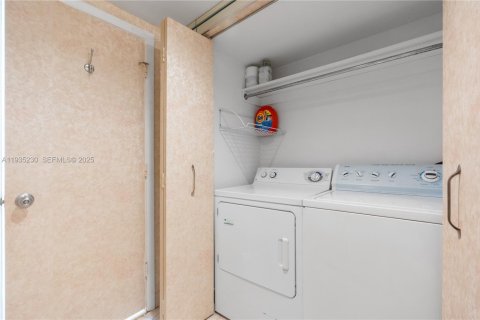 Купить кондоминиум в Авентура, Флорида 3 спальни, 190.91м2, № 2054660 - фото 25