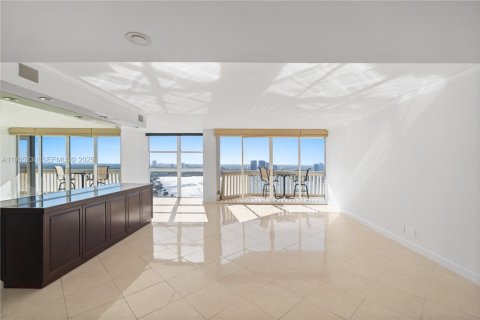 Купить кондоминиум в Авентура, Флорида 3 спальни, 190.91м2, № 2054660 - фото 6