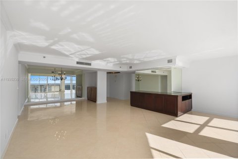 Купить кондоминиум в Авентура, Флорида 3 спальни, 190.91м2, № 2054660 - фото 8