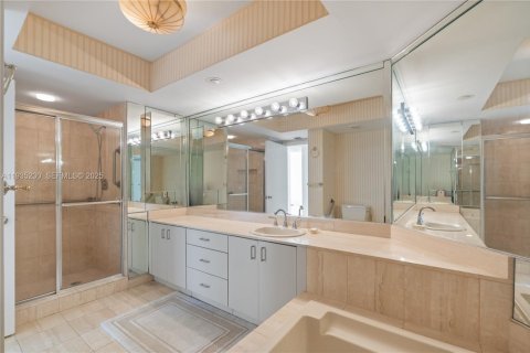 Купить кондоминиум в Авентура, Флорида 3 спальни, 190.91м2, № 2054660 - фото 21
