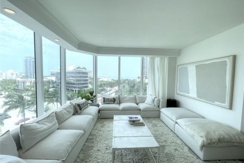 Condominio en alquiler en Miami Beach, Florida, 3 dormitorios, 217.39 m2 № 2010349 - foto 2