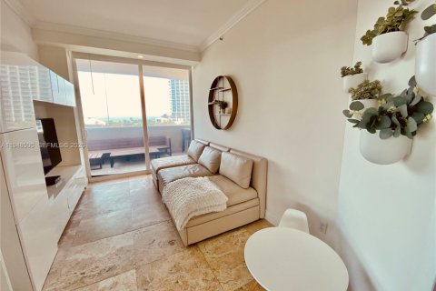 Condominio en alquiler en Miami Beach, Florida, 3 dormitorios, 217.39 m2 № 2010349 - foto 5
