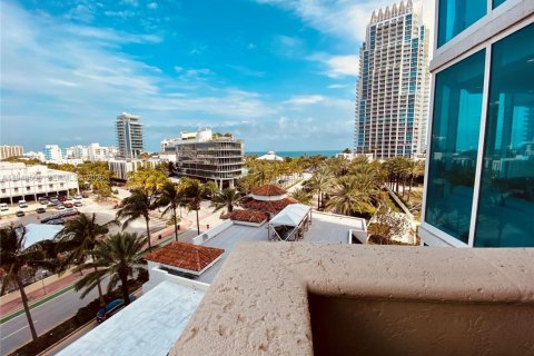 Condominio en alquiler en Miami Beach, Florida, 3 dormitorios, 217.39 m2 № 2010349 - foto 14